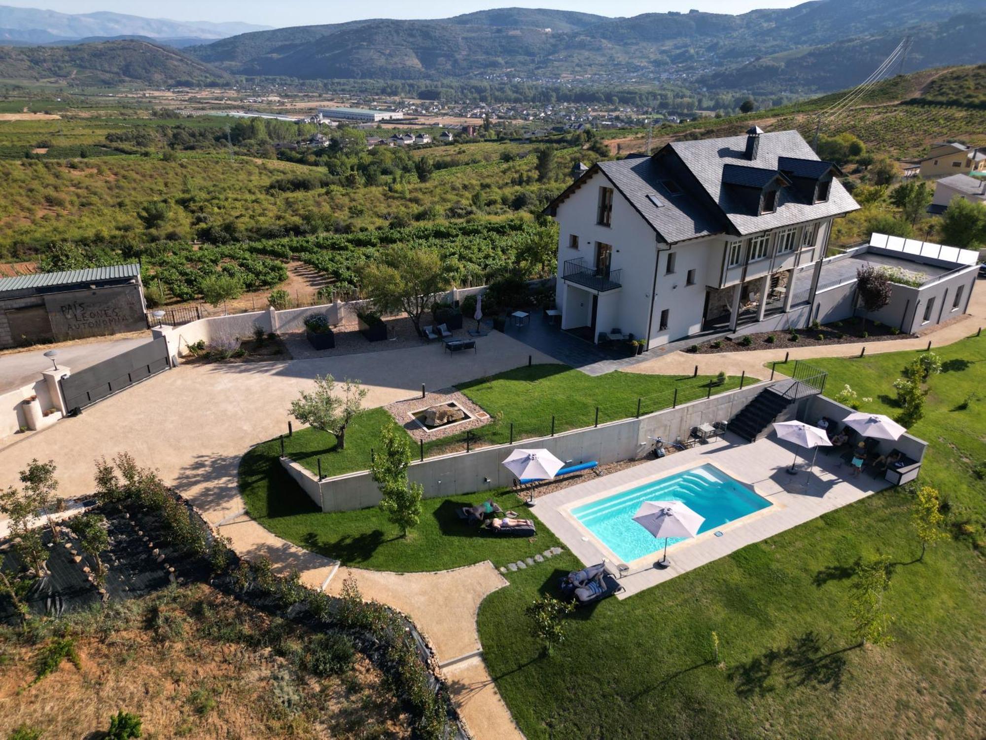 Boutique Finca Esencial บียาฟรันกา เดล เบียร์โซ ภายนอก รูปภาพ
